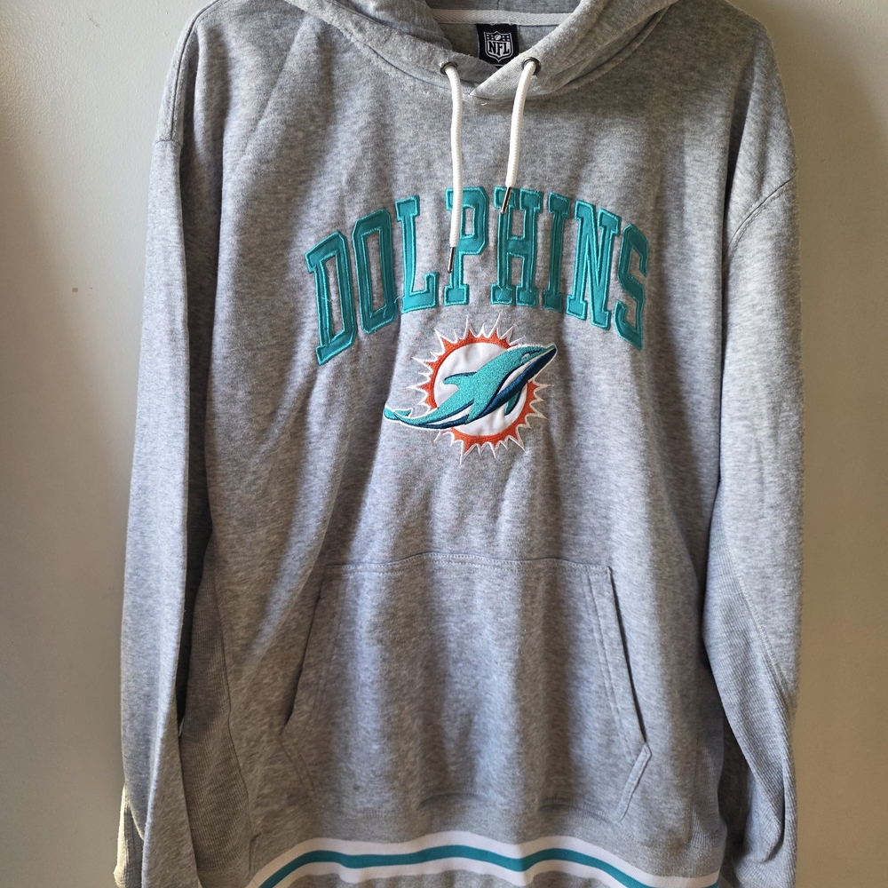 Miami Dolphins NFL Team Apparel hoodie 🐬
Men’s size Medium